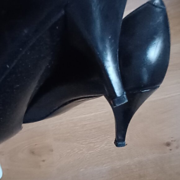 All leather black heels. Like new. - Picture 2 of 9